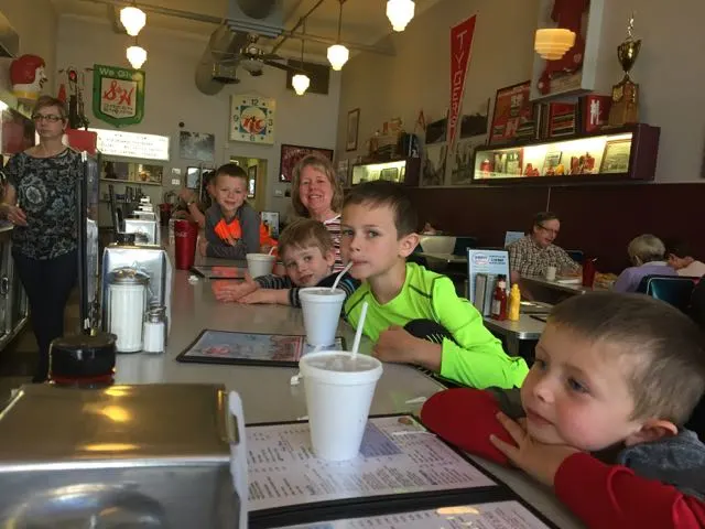 kids at Coney Island Diner
