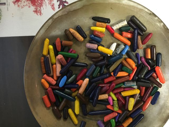 a bowl of crayons for kids to color 