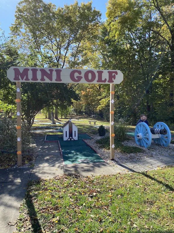 Mini Golf course at Olentangy Indian Caverns in Ohio