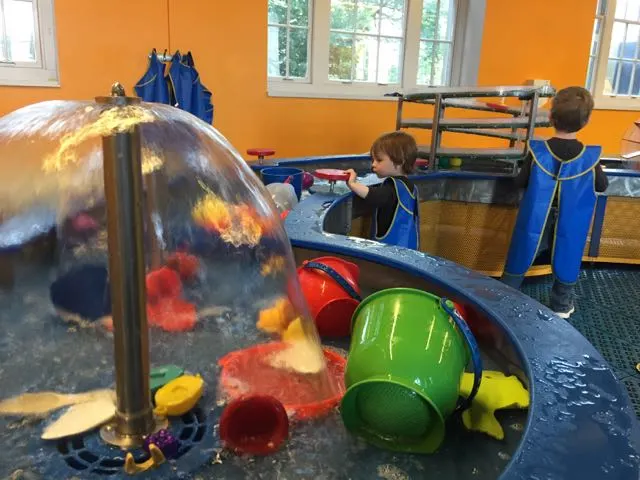 kids playing in little kidspace at COSI in Columbus, Ohio