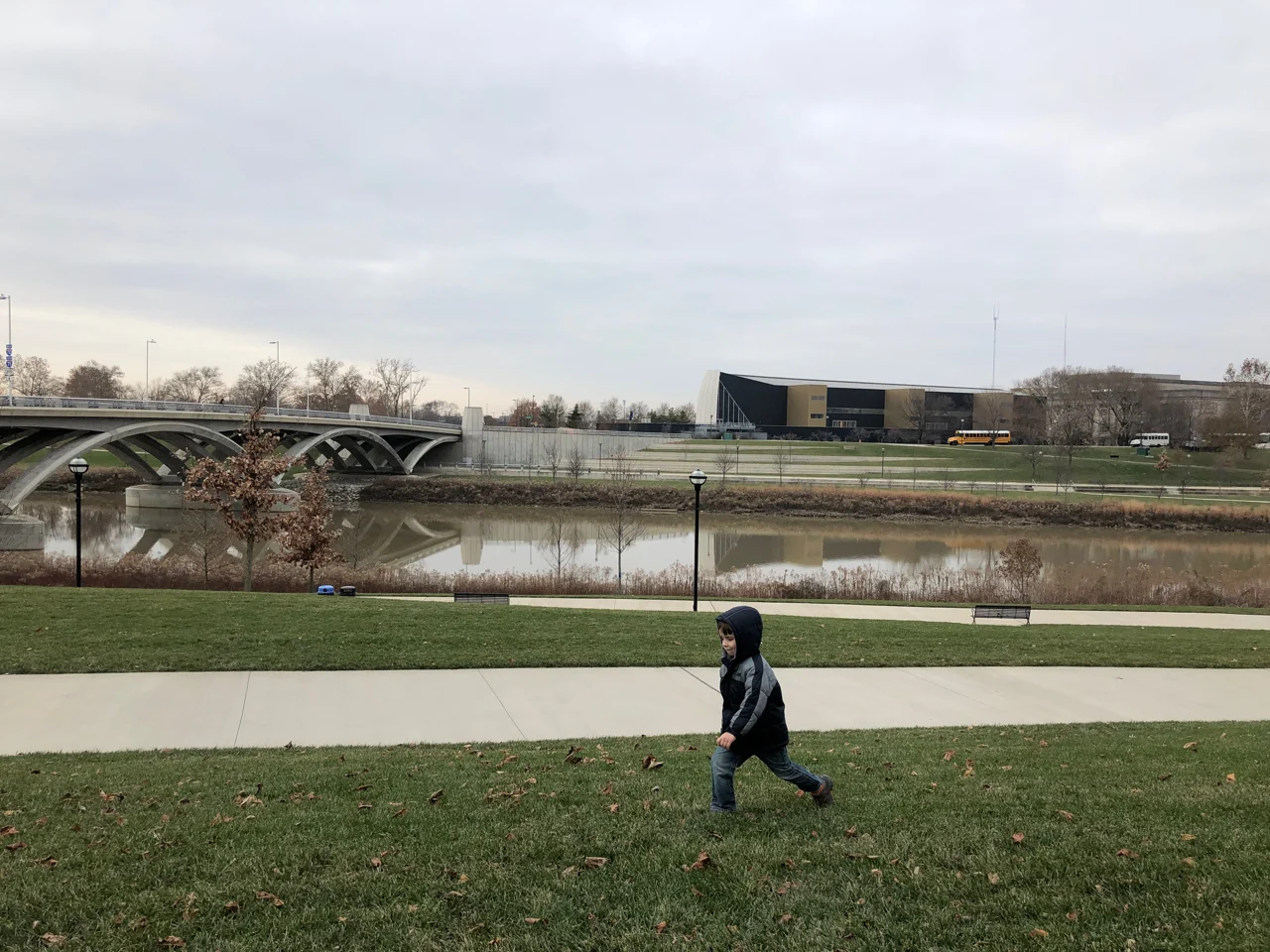 boy running on the scioto mile