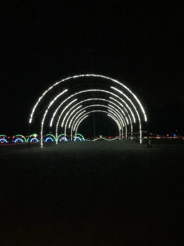 synchronized drive through light display near columbus, Ohio