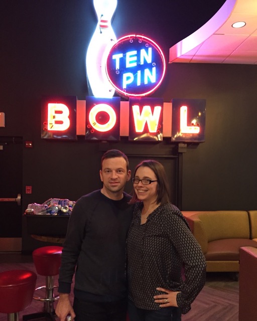 A man and woman on a date in Columbus, Ohio at Ten Pin Alley.