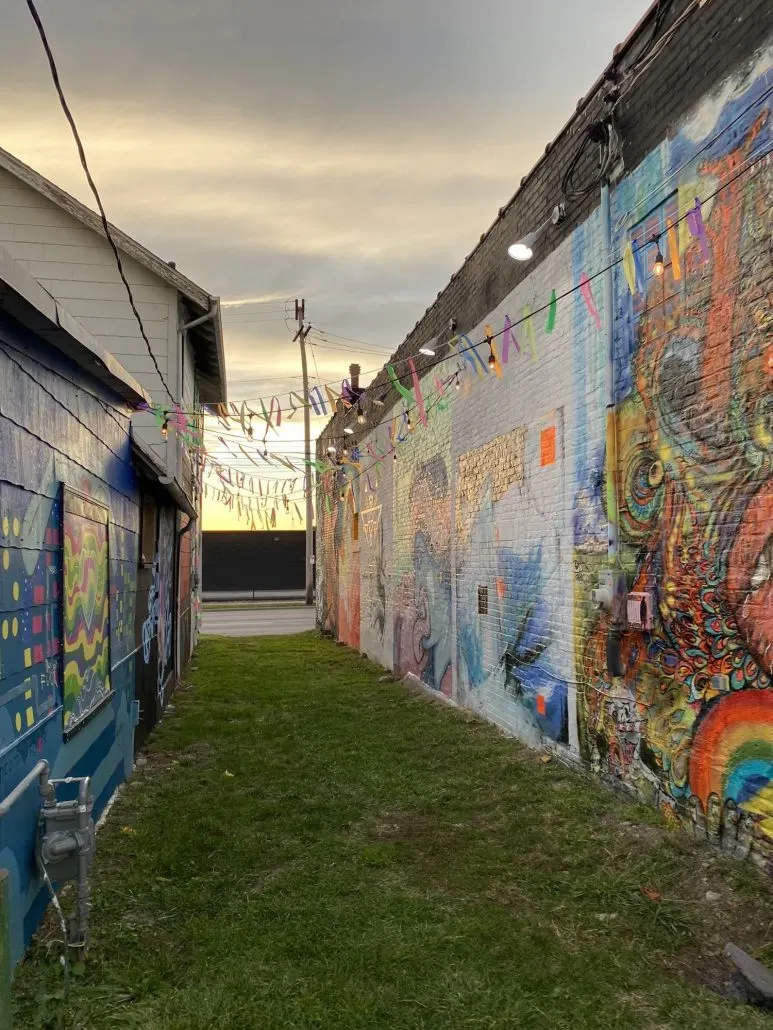 The outdoor gallery at 934 Gallery in Columbus, Ohio, a fun date night idea in Columbus.