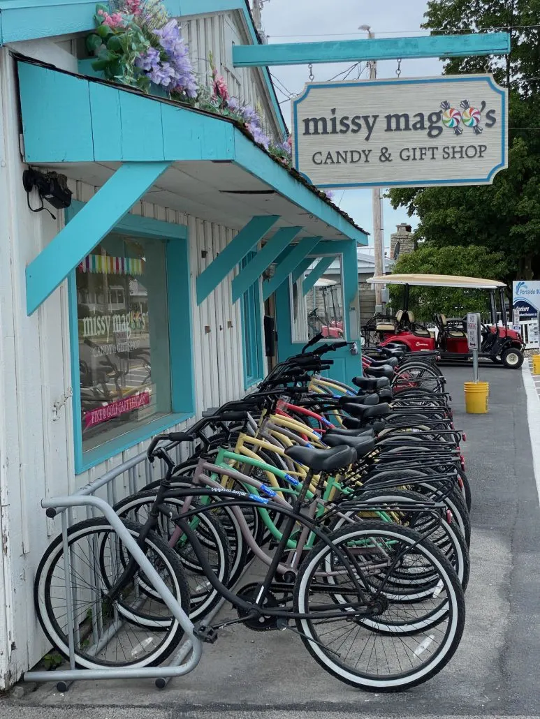 Missy Magoos Candy & Gift Shop with bicycles for rent outside.
