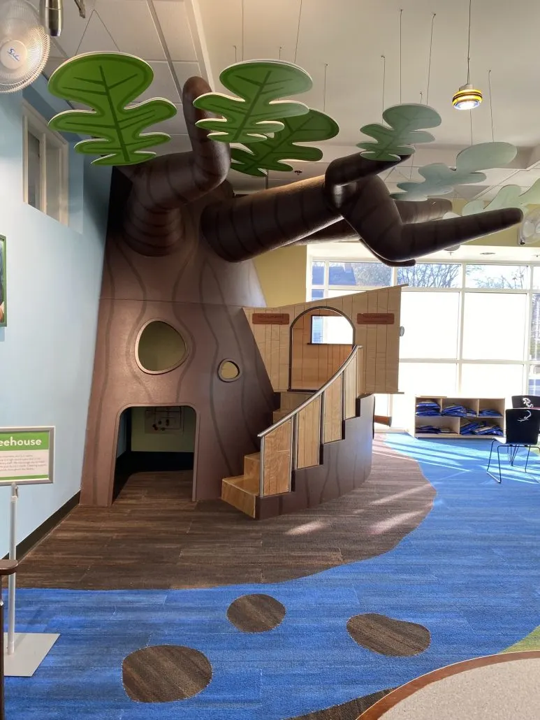 Tree house play area at Westerville Library.
