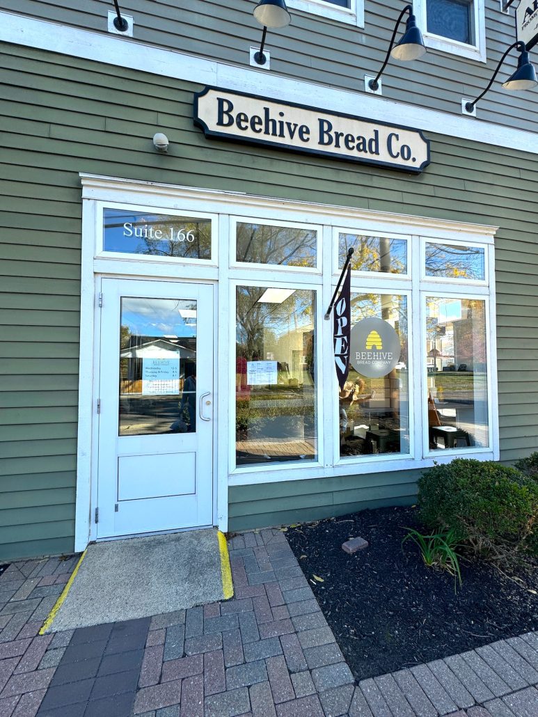 The outside facade of Beehive Bread Company.